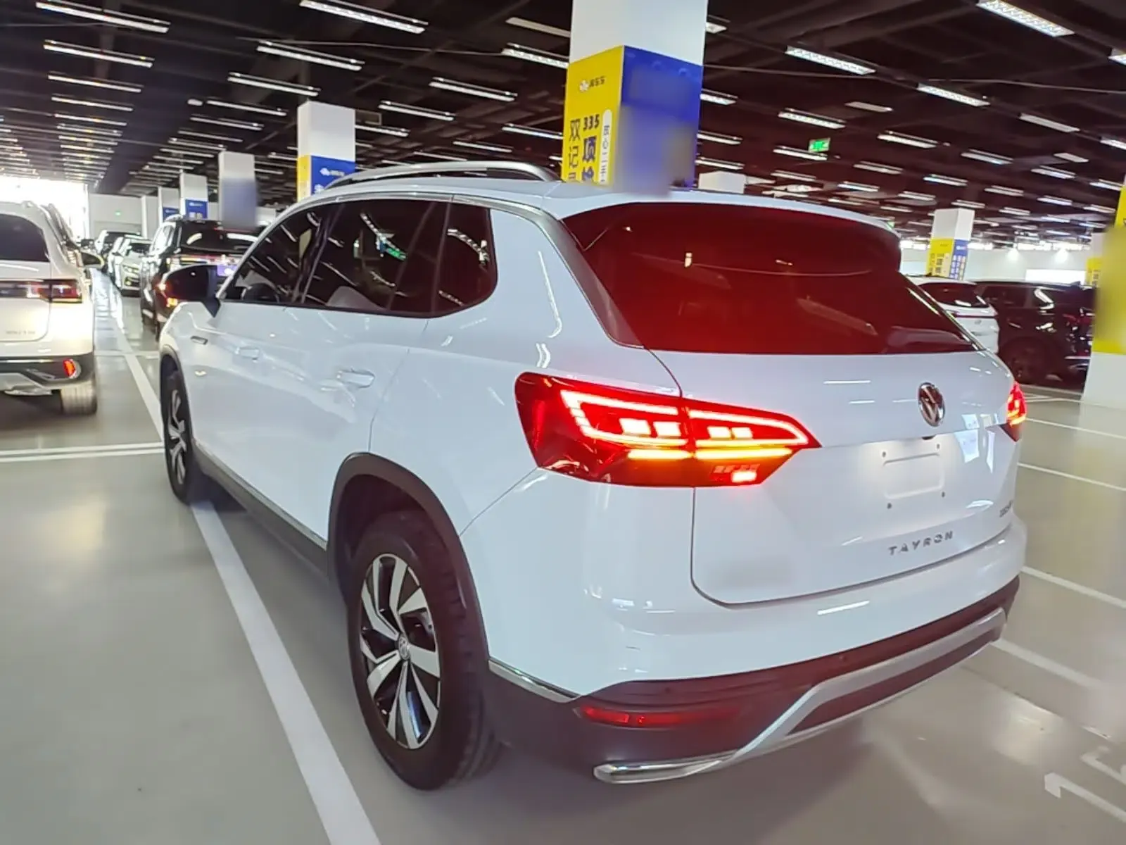 Volkswagen Tayron 2020 330TSI Two-Wheel Drive Luxury Smart Connectivity Version — миниатюра 4
