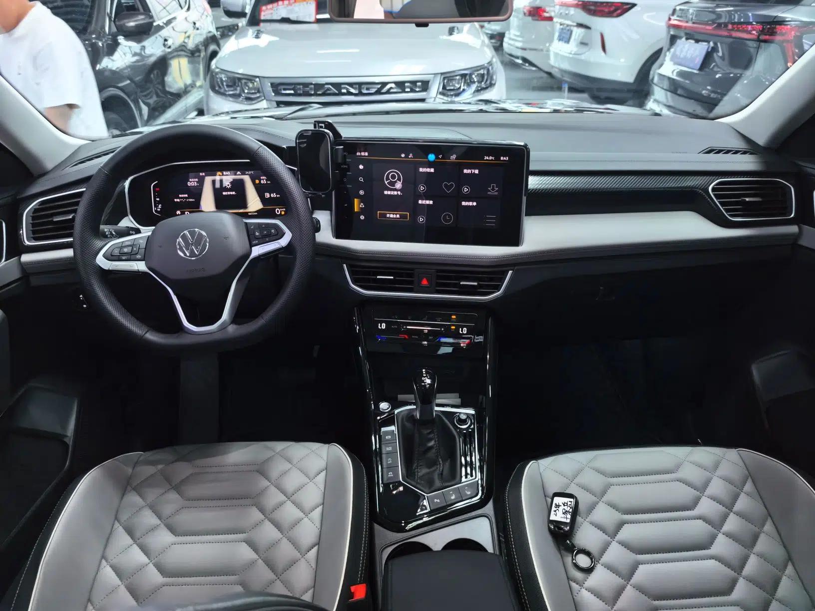 Volkswagen Tayron 2025 Zhongxiang Version 300TSI — миниатюра 11