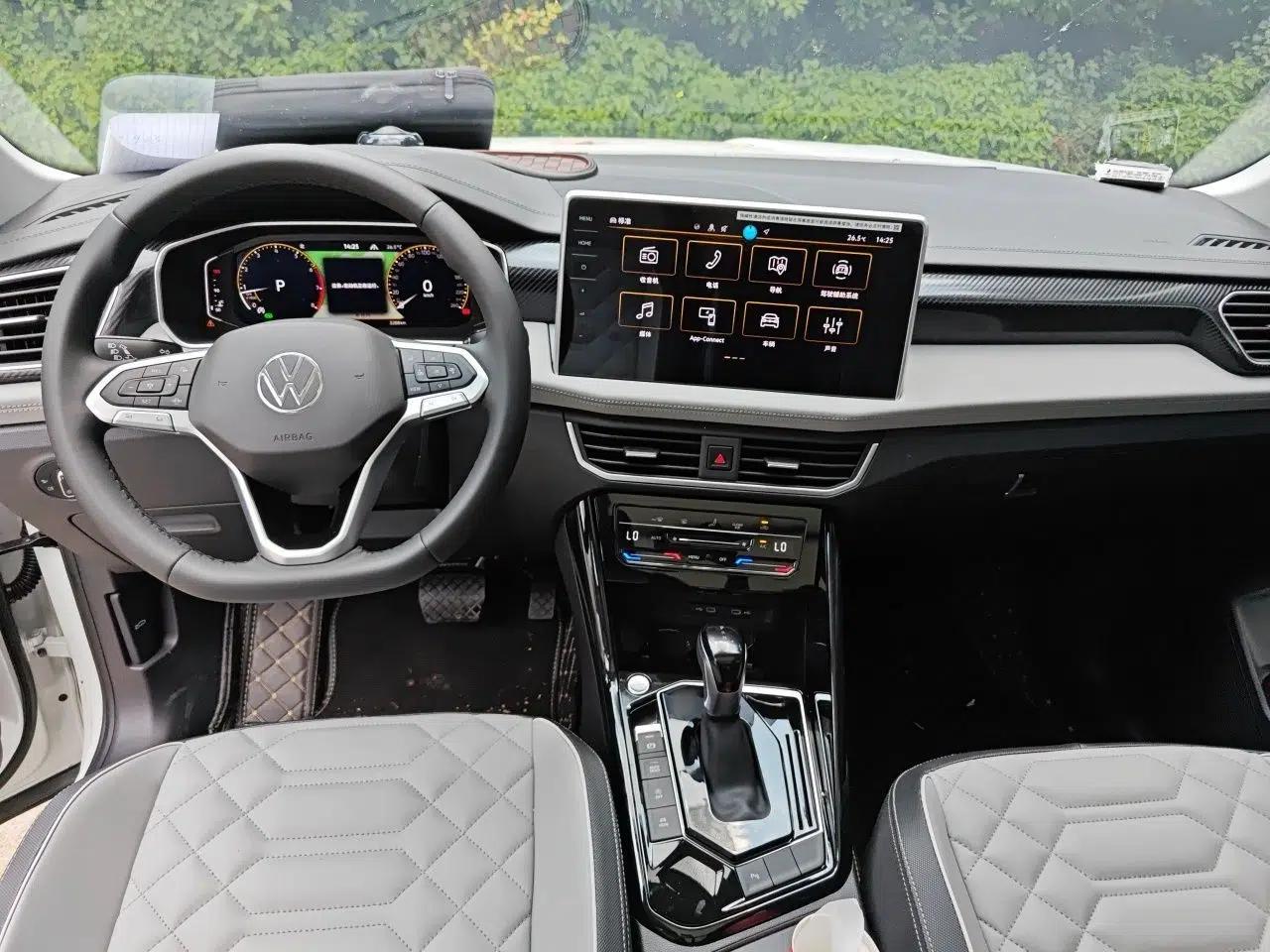 Volkswagen Tayron 2026 Model, 30 Million Vehicles Selected Version, 300TSI — миниатюра 9