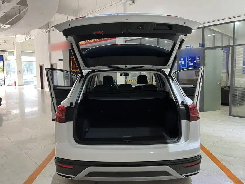 Volkswagen Tayron 2022 280TSI Two-Wheel Drive Luxury Smart Connectivity Version — миниатюра 17