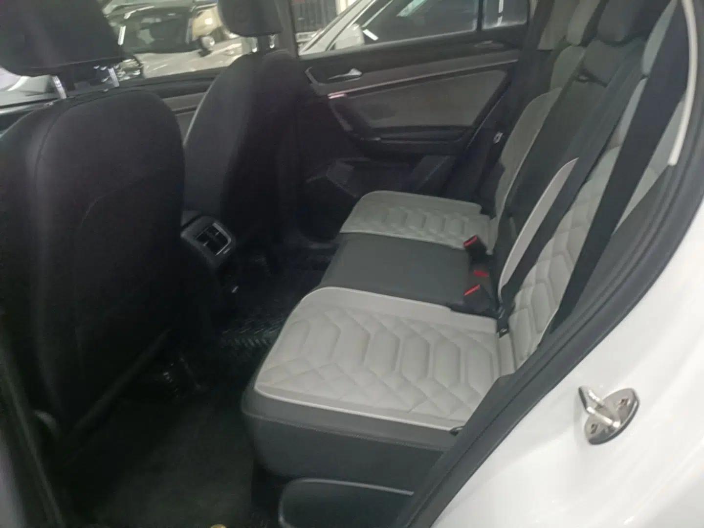 Volkswagen Tayron 2023 330TSI Two-Wheel-Drive Luxury Plus Advanced Version — миниатюра 20