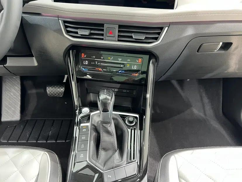 Volkswagen Tayron 2023 280TSI Two-Wheel-Drive Luxury Plus Advanced Version — миниатюра 23