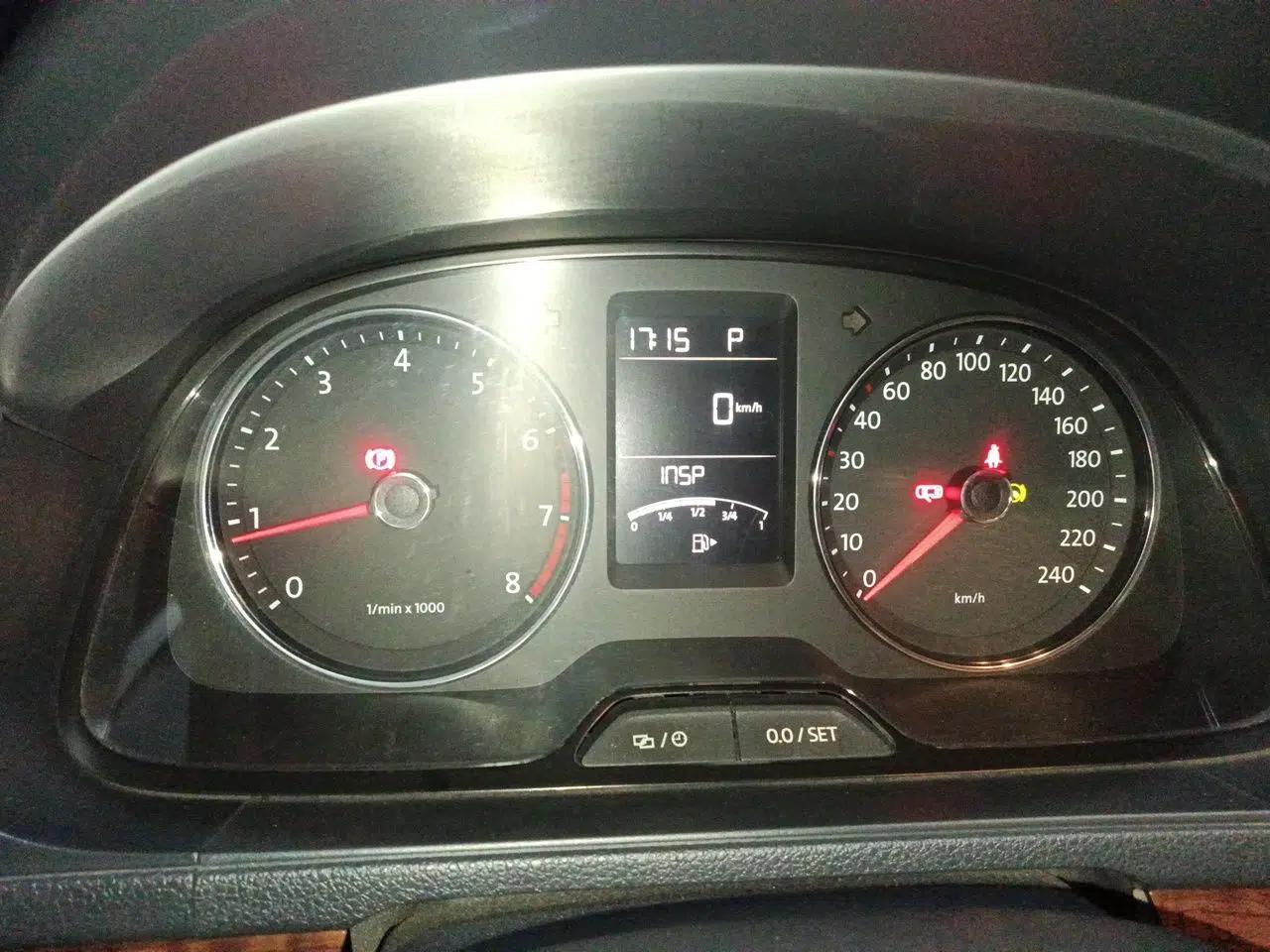 Volkswagen Lavida 2013 1.6L Automatic Comfort Edition — миниатюра 11