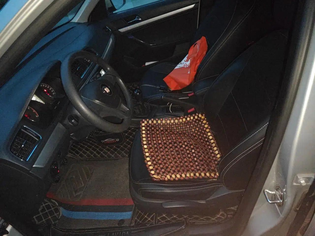 Volkswagen Lavida 2015 1.6L Manual Fashion Edition — миниатюра 15
