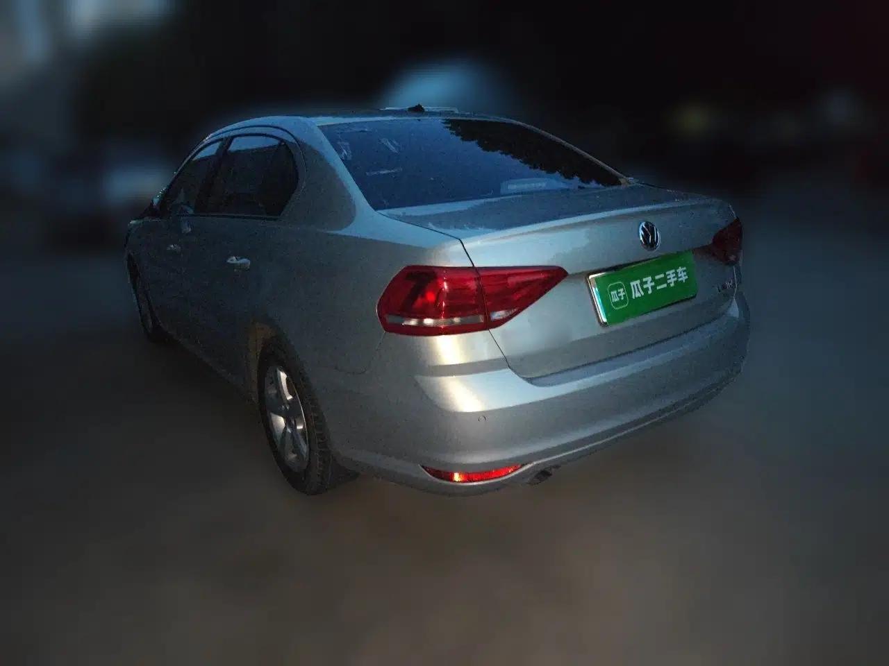 Volkswagen Lavida 2015 1.6L Manual Fashion Edition — миниатюра 4