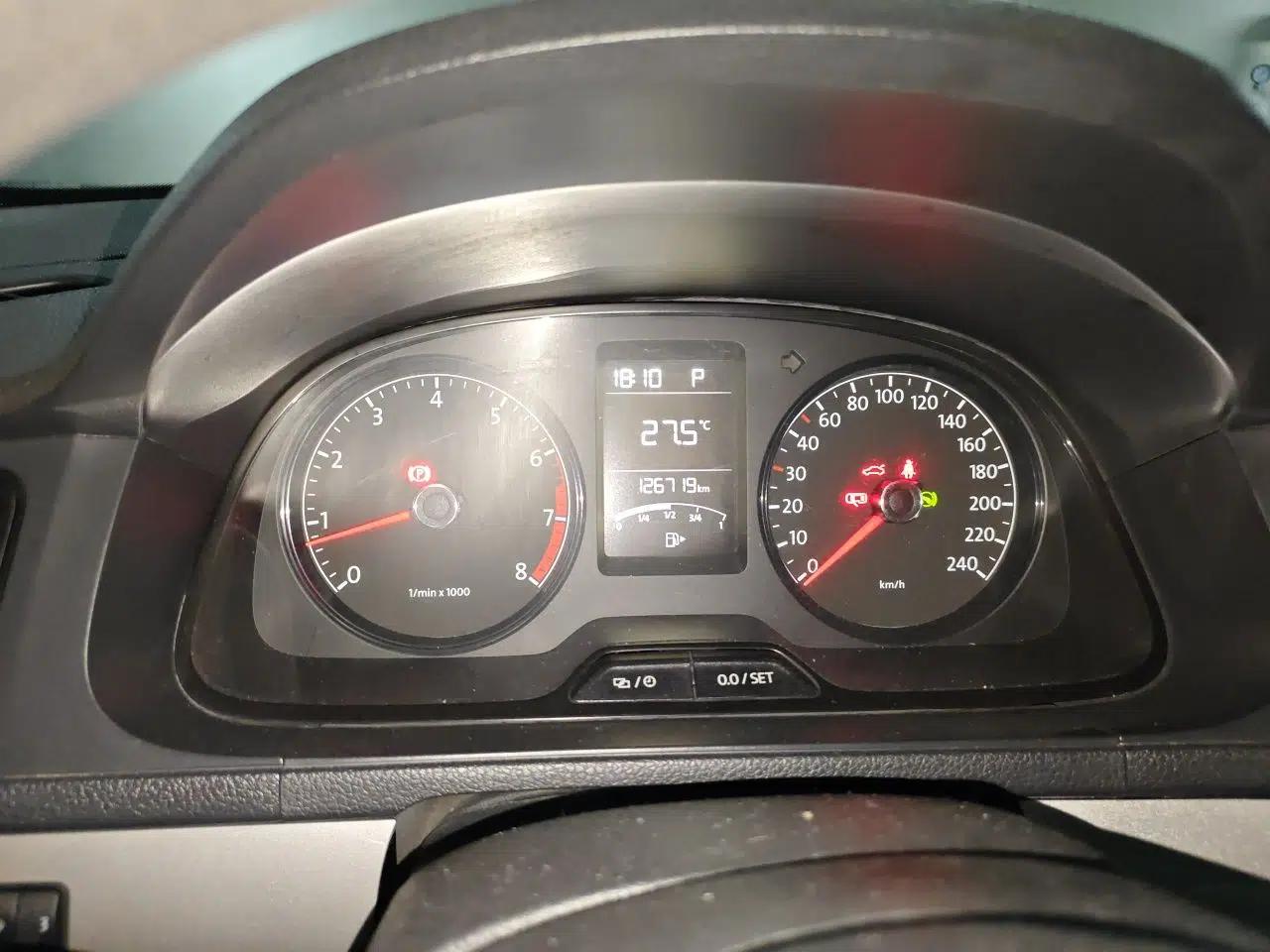 Volkswagen Lavida 2013 Revised Classic 1.6L Automatic Fashion Edition — миниатюра 11