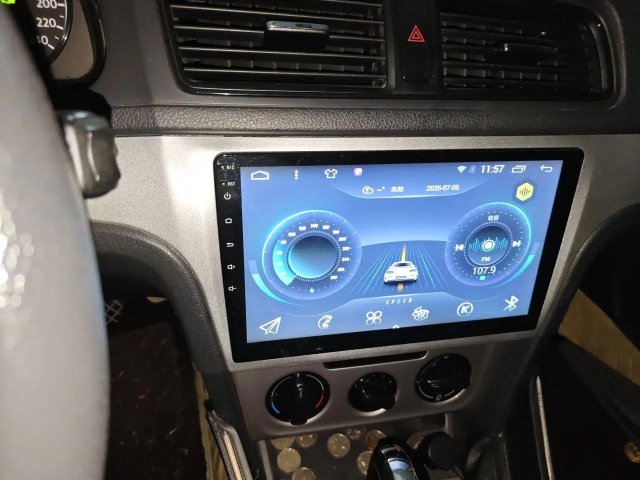 Volkswagen Lavida 2013 Revised Classic 1.6L Automatic Fashion Edition — миниатюра 13