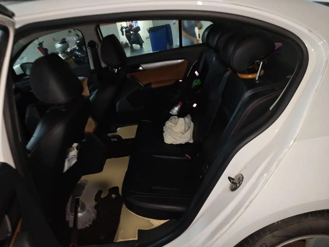 Volkswagen Lavida 2013 Revised Classic 1.6L Automatic Fashion Edition — миниатюра 17