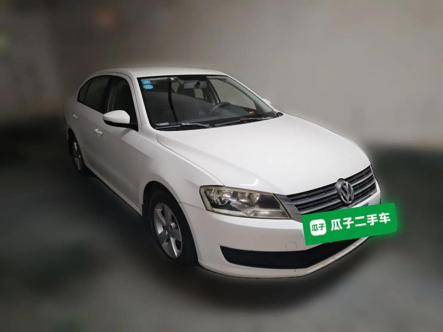 Volkswagen Lavida 2013 Revised Classic 1.6L Automatic Fashion Edition — миниатюра 3