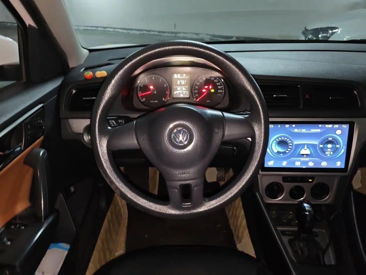 Volkswagen Lavida 2013 Revised Classic 1.6L Automatic Fashion Edition — миниатюра 10