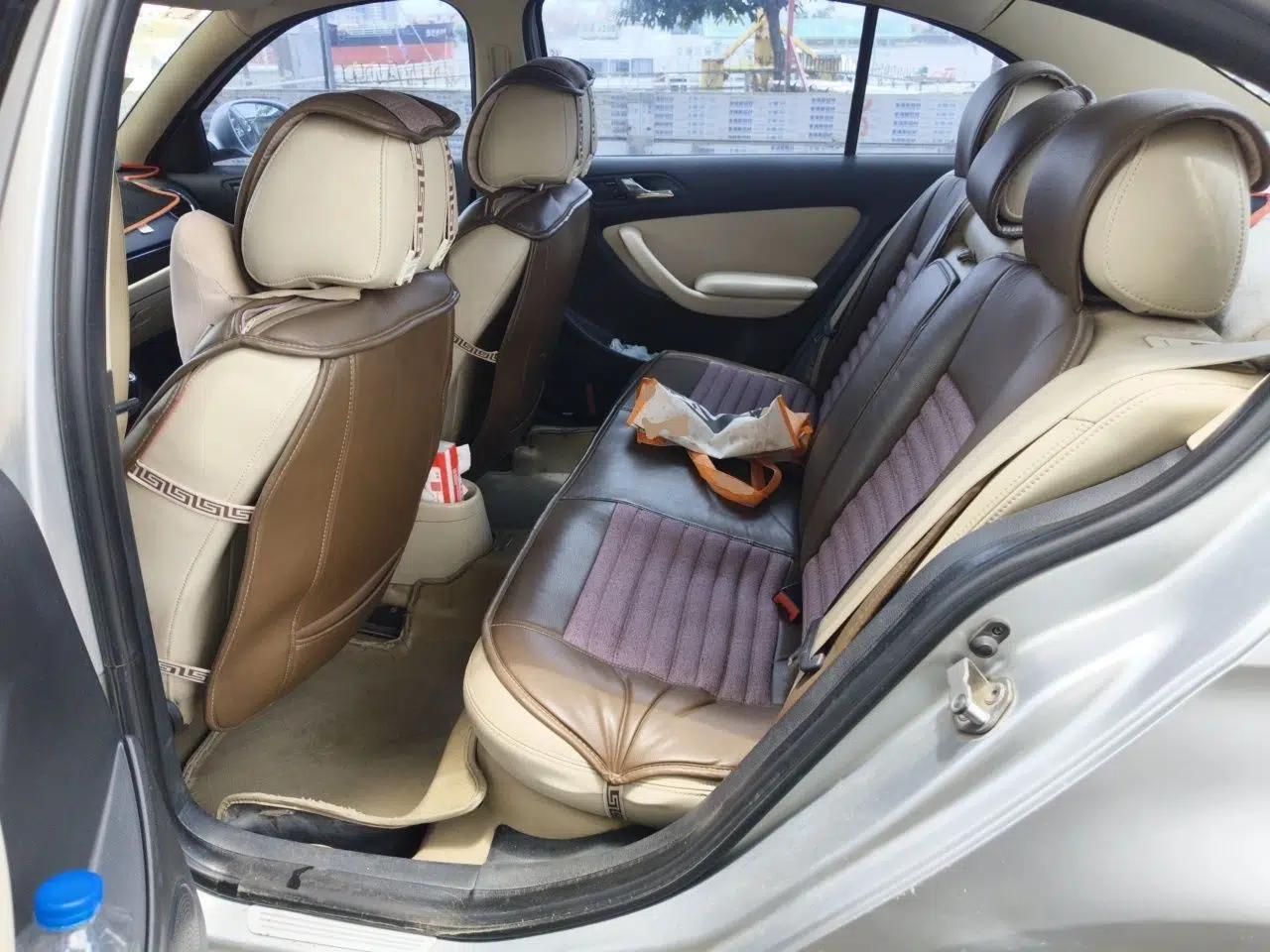 Volkswagen Lavida 2011 1.6L Manual - Premium Edition — миниатюра 17