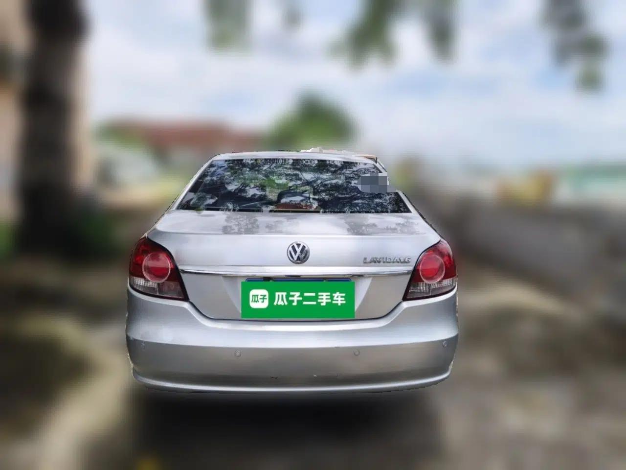 Volkswagen Lavida 2011 1.6L Manual - Premium Edition — миниатюра 5