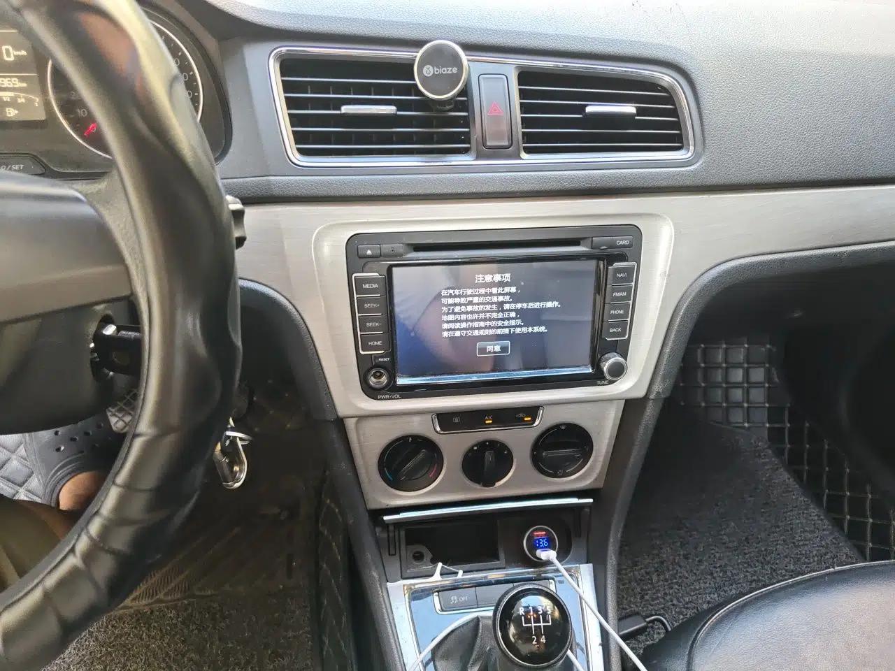 Volkswagen Lavida 2013 Restyled Classic 1.6L Manual Comfort Edition — миниатюра 13