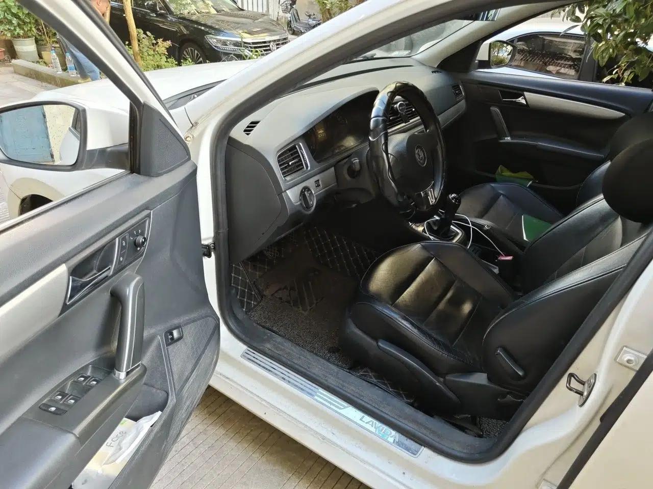 Volkswagen Lavida 2013 Restyled Classic 1.6L Manual Comfort Edition — миниатюра 16