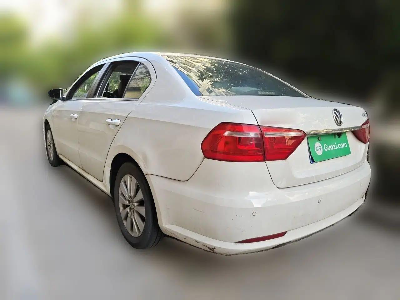 Volkswagen Lavida 2013 Restyled Classic 1.6L Manual Comfort Edition — миниатюра 4