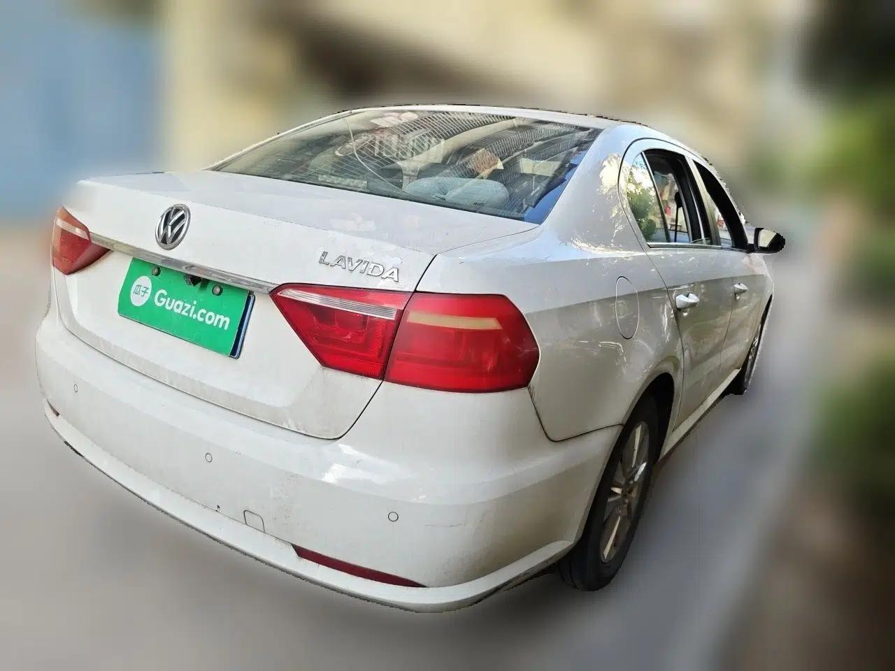 Volkswagen Lavida 2013 Restyled Classic 1.6L Manual Comfort Edition — миниатюра 6
