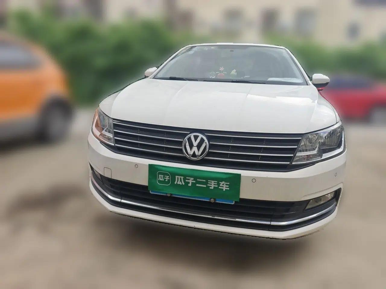 Volkswagen Lavida 2015 1.6L Automatic Comfort Edition — миниатюра 2