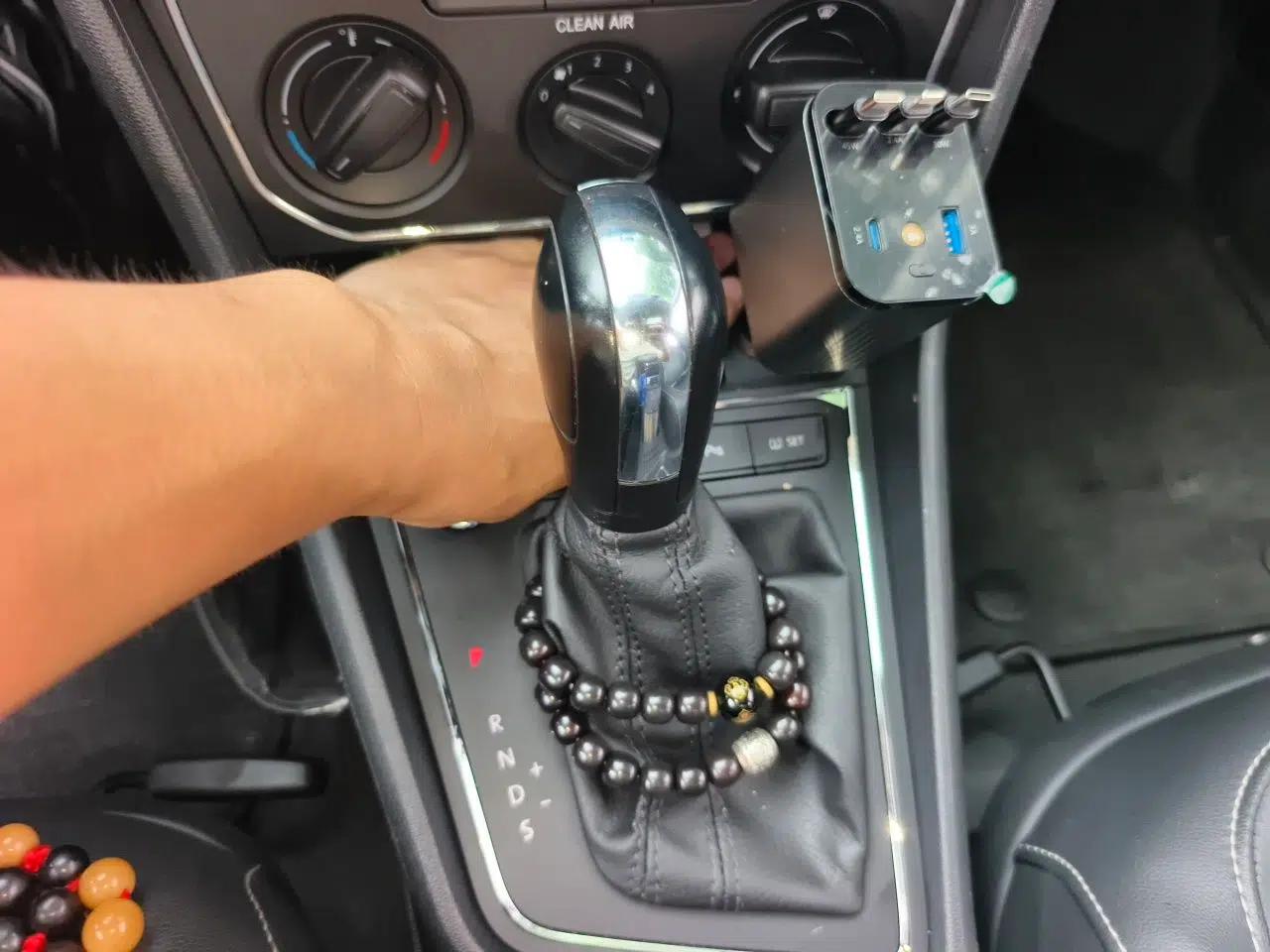 Volkswagen Lavida 2017 1.6L Automatic Comfort Edition — миниатюра 14