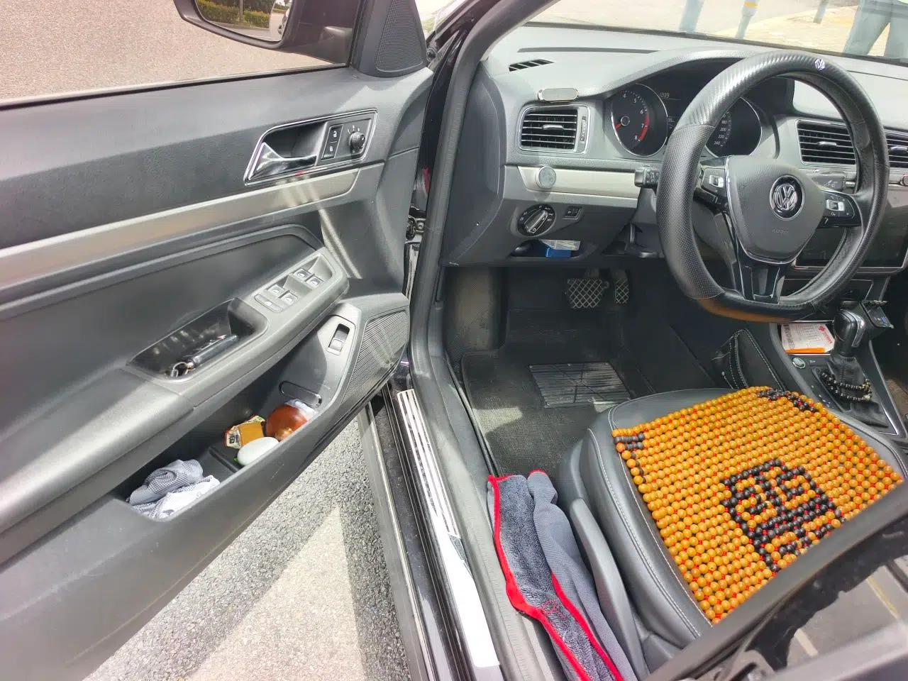 Volkswagen Lavida 2017 1.6L Automatic Comfort Edition — миниатюра 16
