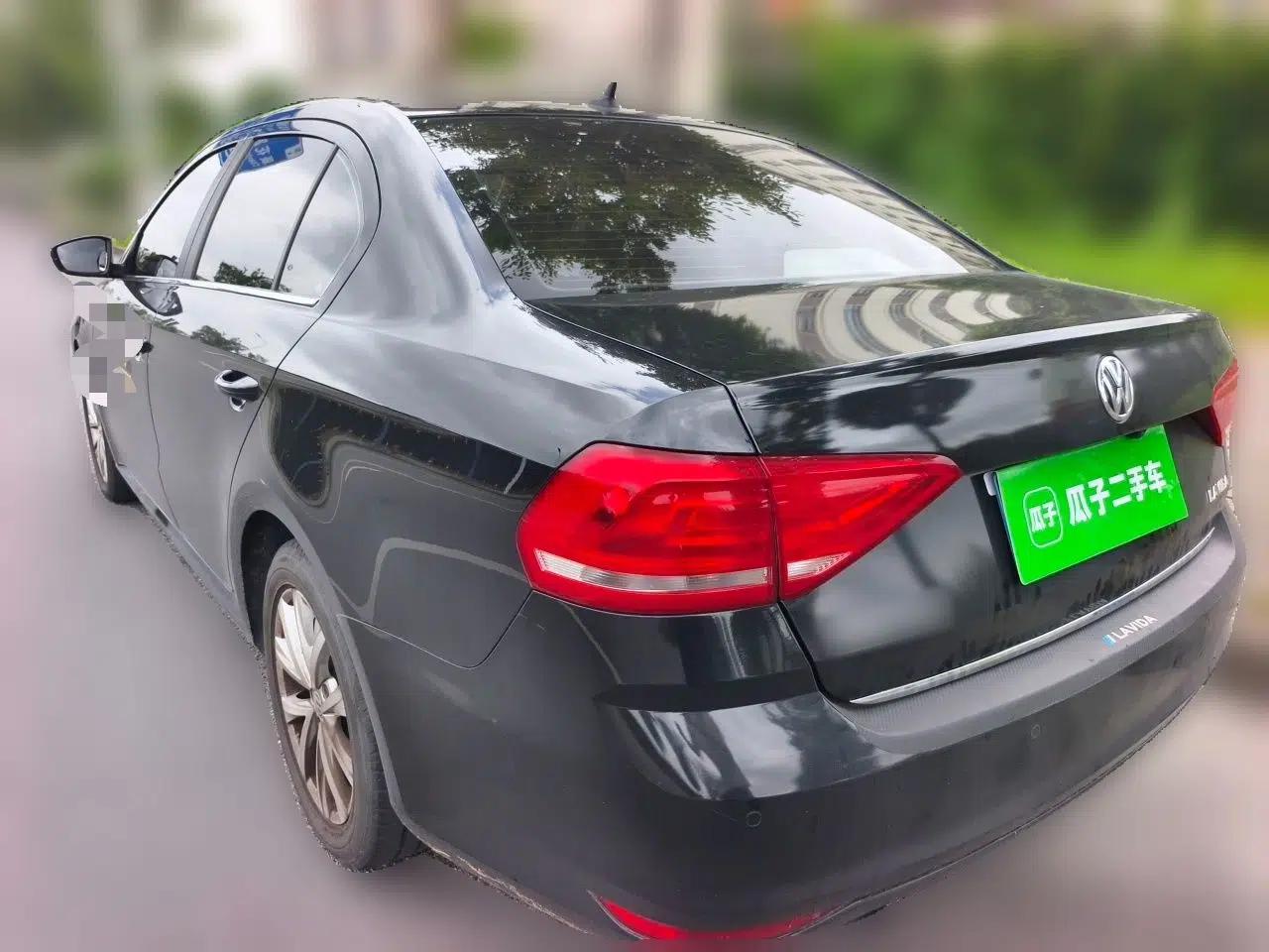 Volkswagen Lavida 2017 1.6L Automatic Comfort Edition — миниатюра 4