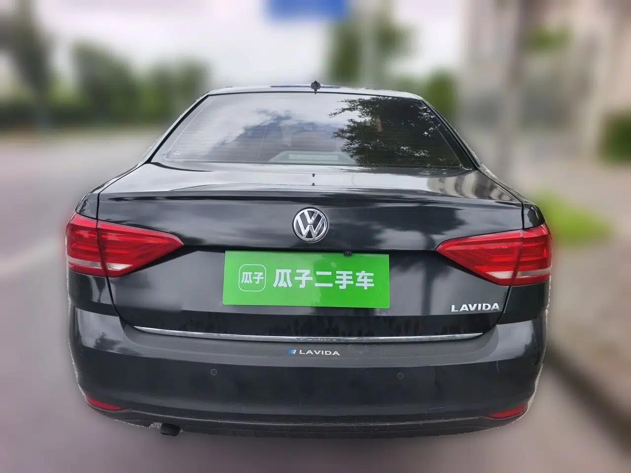 Volkswagen Lavida 2017 1.6L Automatic Comfort Edition — миниатюра 5