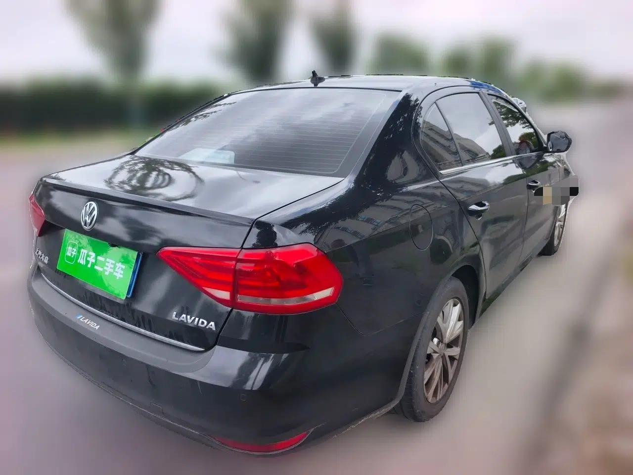 Volkswagen Lavida 2017 1.6L Automatic Comfort Edition — миниатюра 6