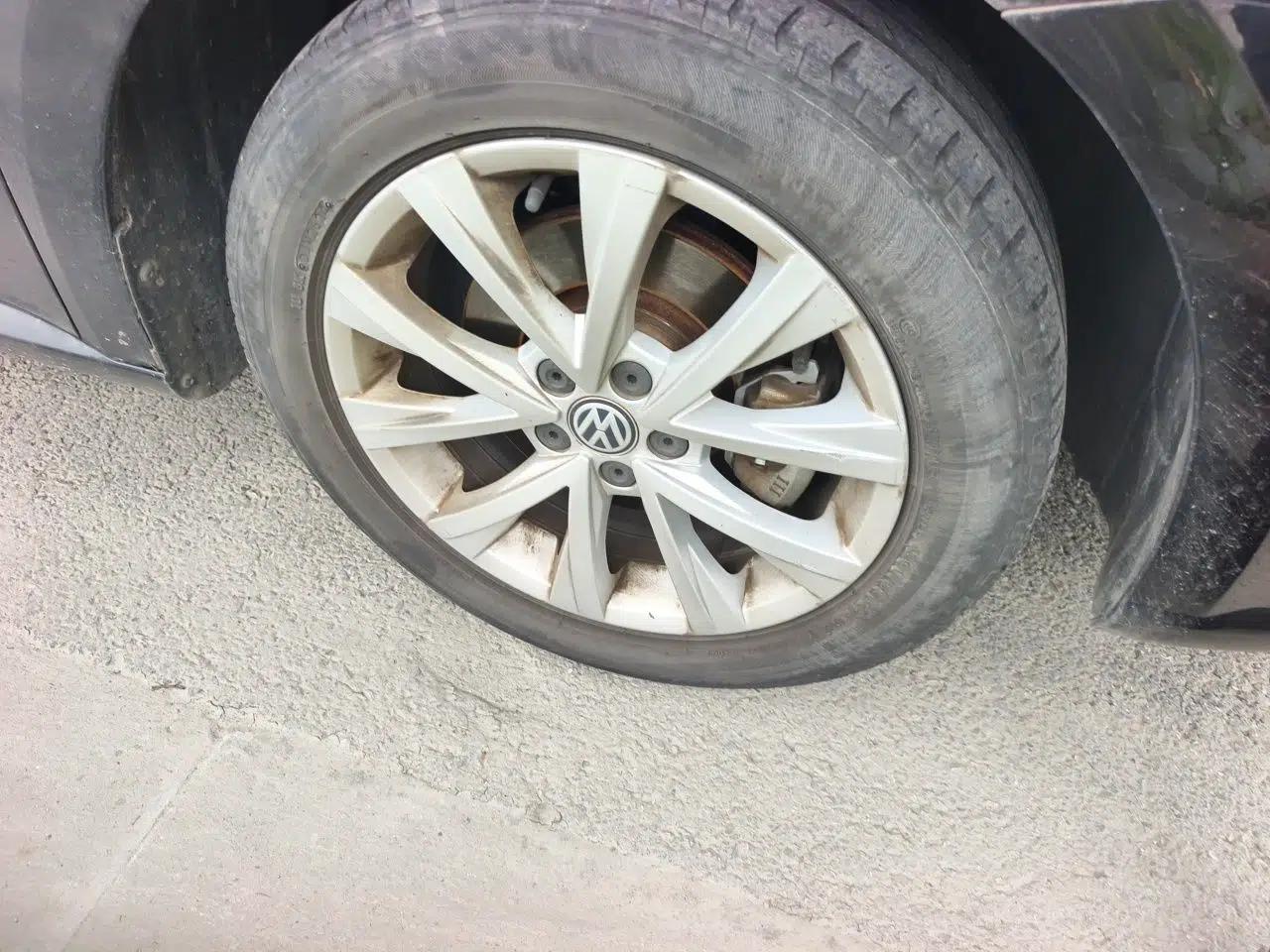 Volkswagen Lavida 2017 1.6L Automatic Comfort Edition — миниатюра 8