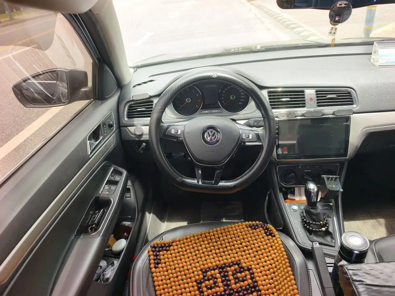 Volkswagen Lavida 2017 1.6L Automatic Comfort Edition — миниатюра 10