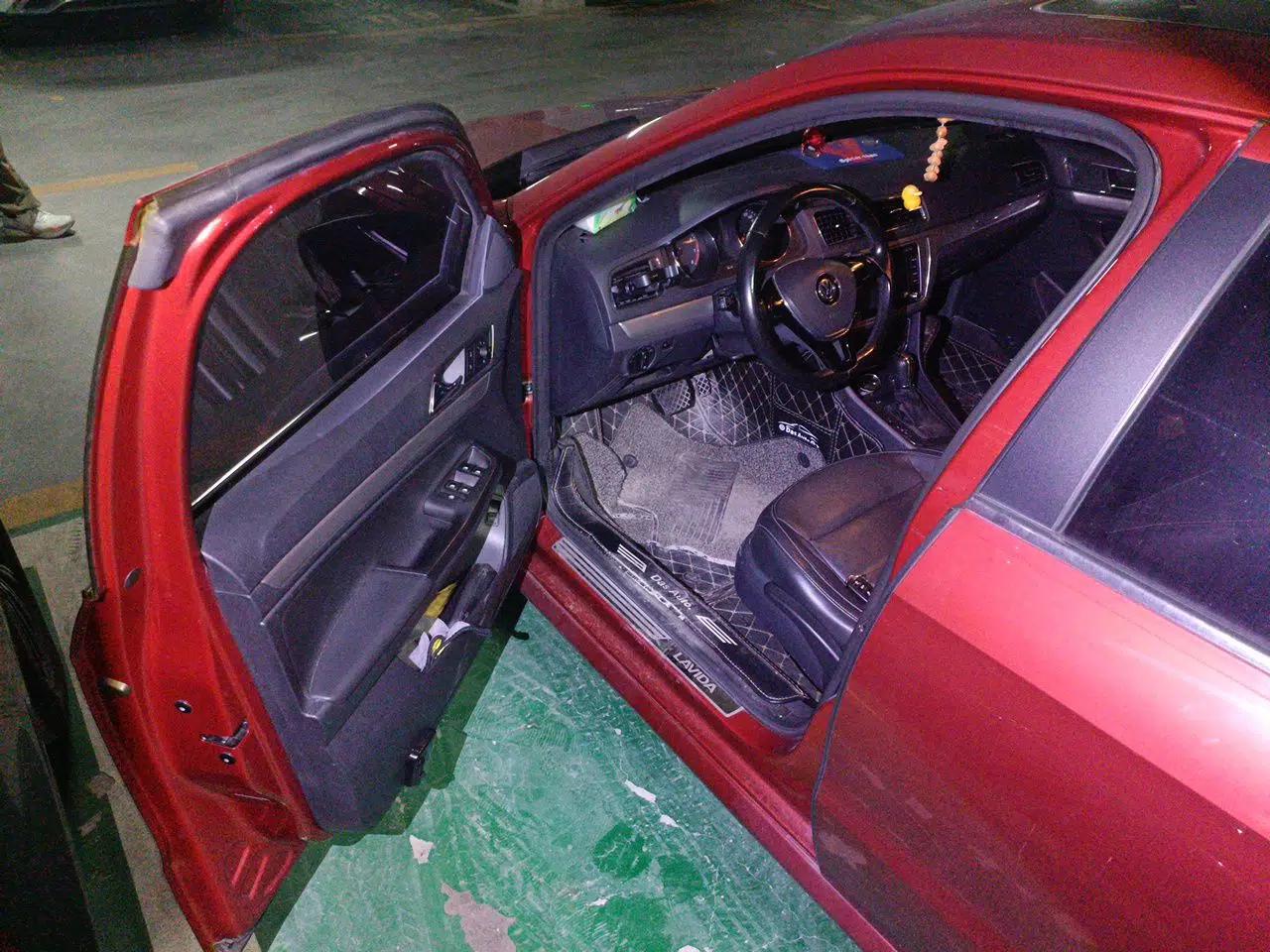 Volkswagen Lavida 2015 1.6L Automatic Comfort Edition — миниатюра 16