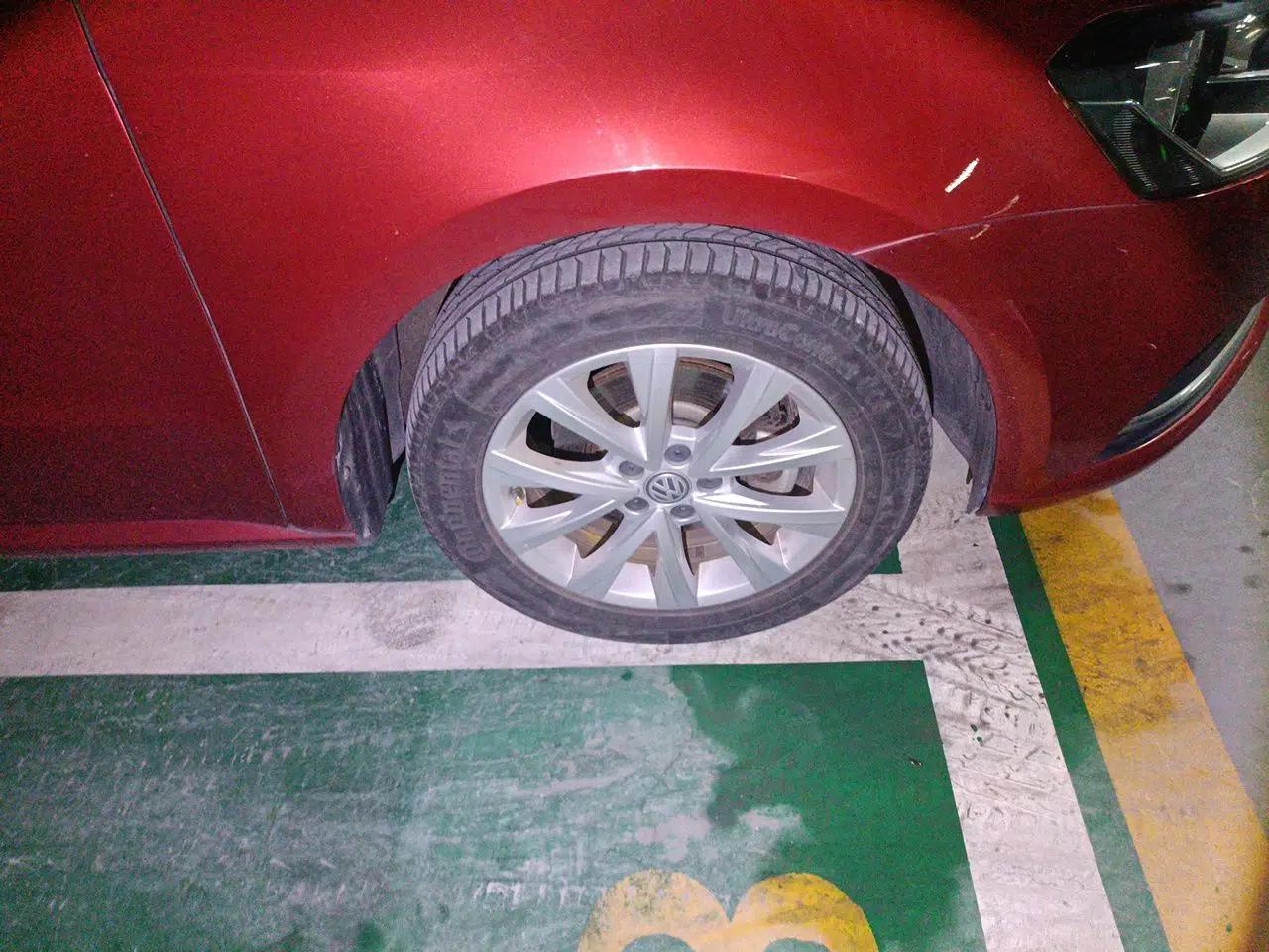 Volkswagen Lavida 2015 1.6L Automatic Comfort Edition — миниатюра 8