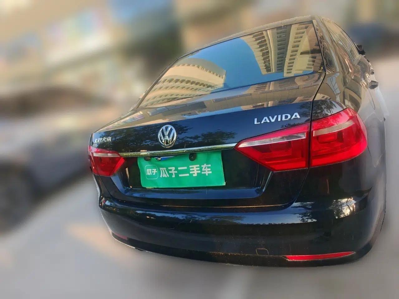 Volkswagen Lavida 2013 Revised Classic 1.6L Manual Fashion Edition — миниатюра 3