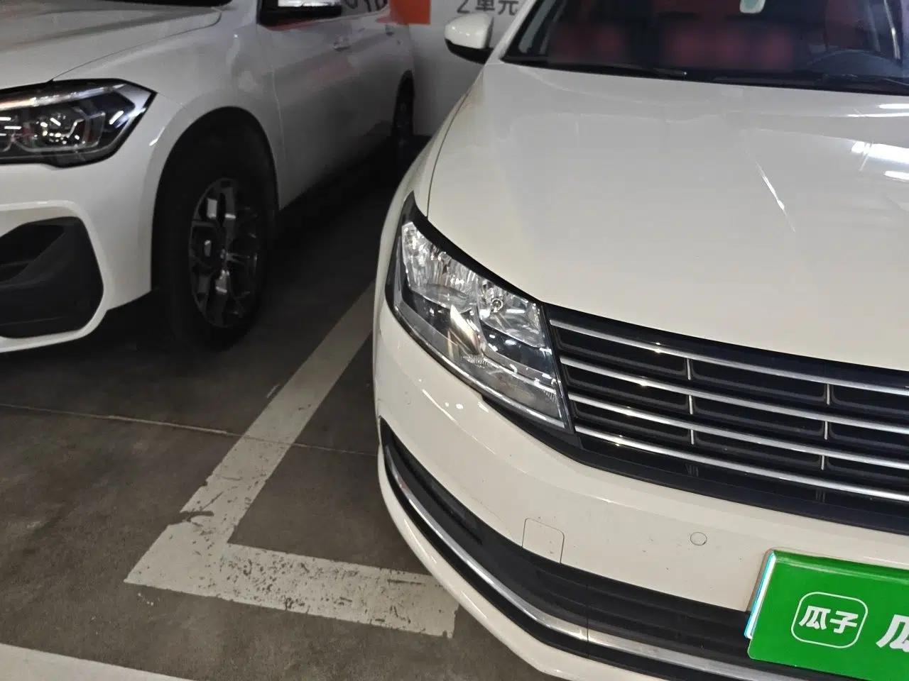 Volkswagen Lavida 2017 1.6L Automatic Comfort Edition — миниатюра 4