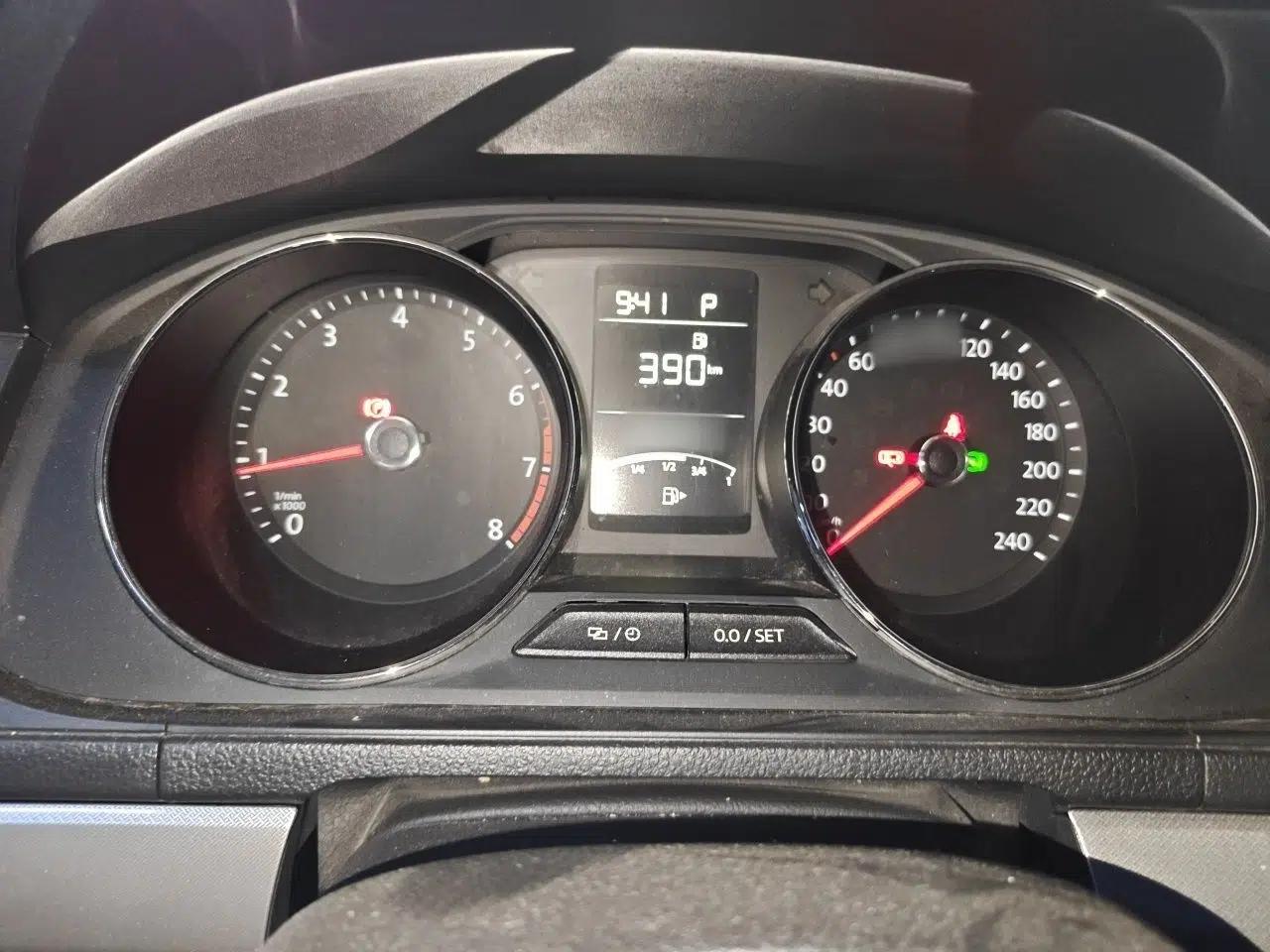 Volkswagen Lavida 2017 1.6L Automatic Comfort Edition — миниатюра 8