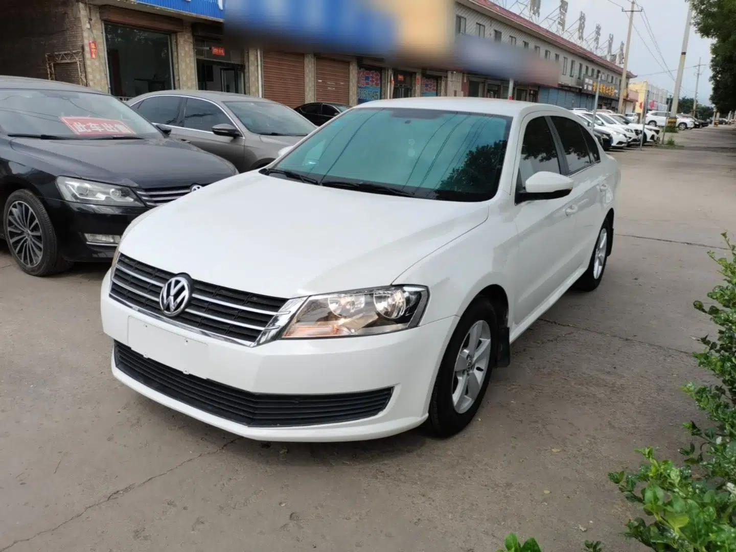 Volkswagen Lavida 2015 1.6L Automatic Fashion Edition — миниатюра 1