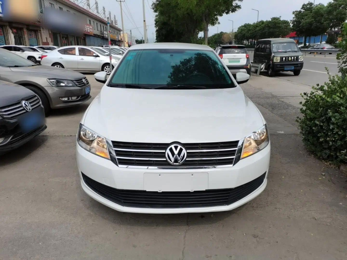 Volkswagen Lavida 2015 1.6L Automatic Fashion Edition — миниатюра 2