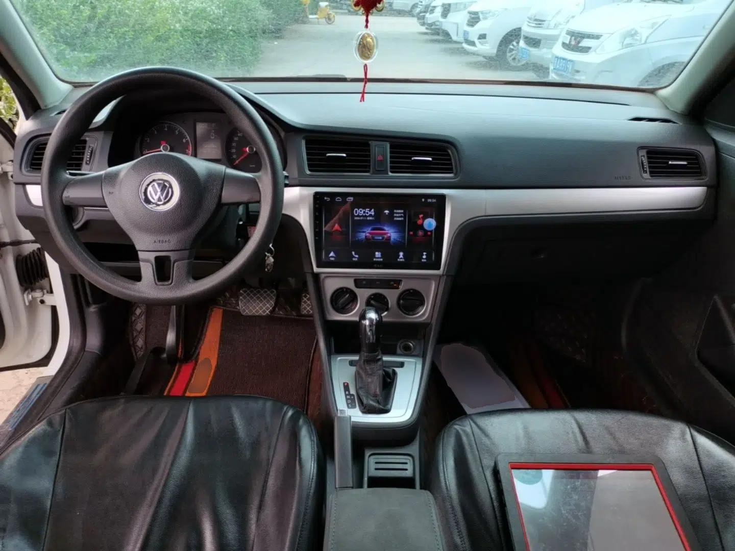 Volkswagen Lavida 2015 1.6L Automatic Fashion Edition — миниатюра 12