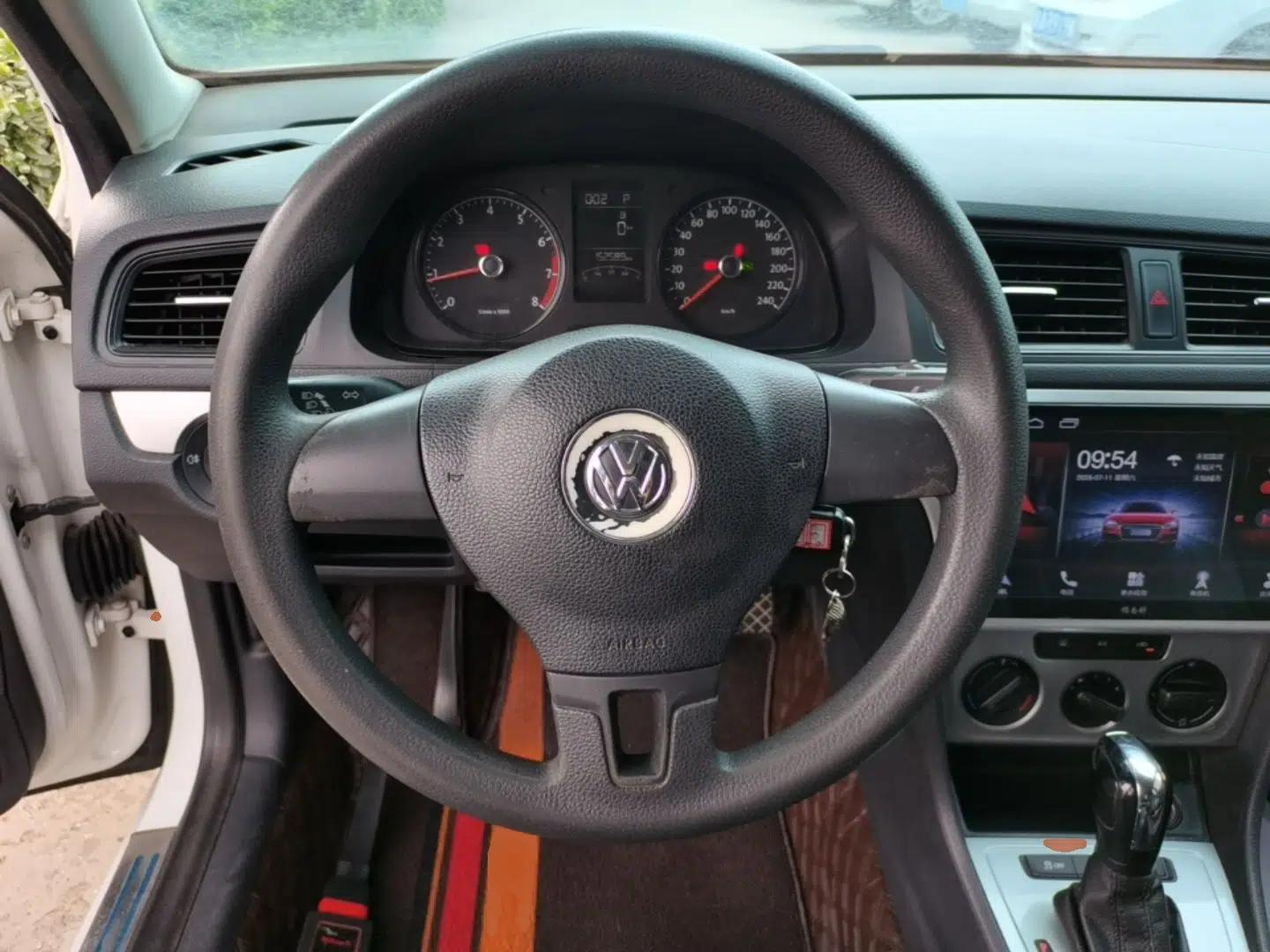 Volkswagen Lavida 2015 1.6L Automatic Fashion Edition — миниатюра 13
