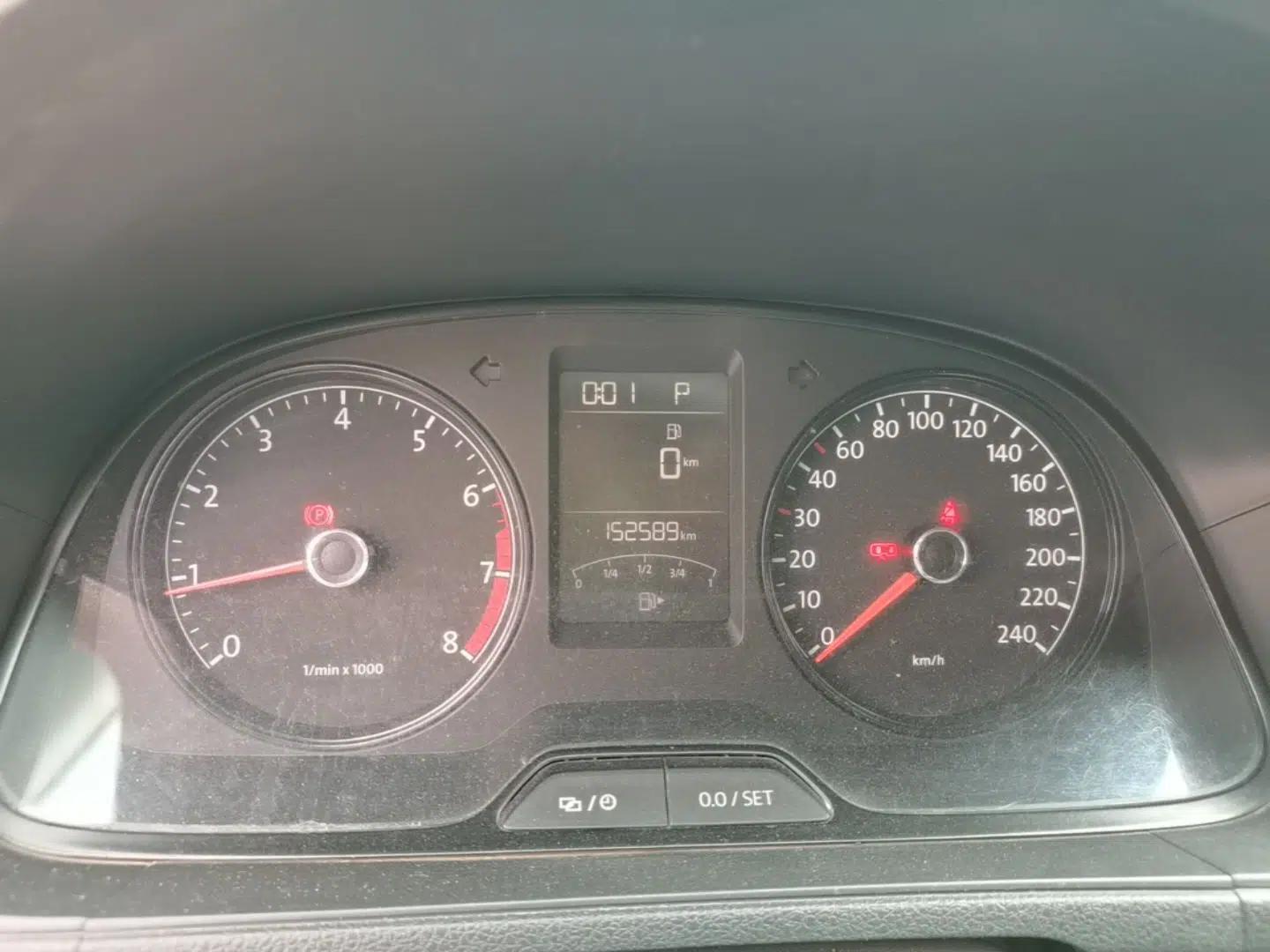 Volkswagen Lavida 2015 1.6L Automatic Fashion Edition — миниатюра 14