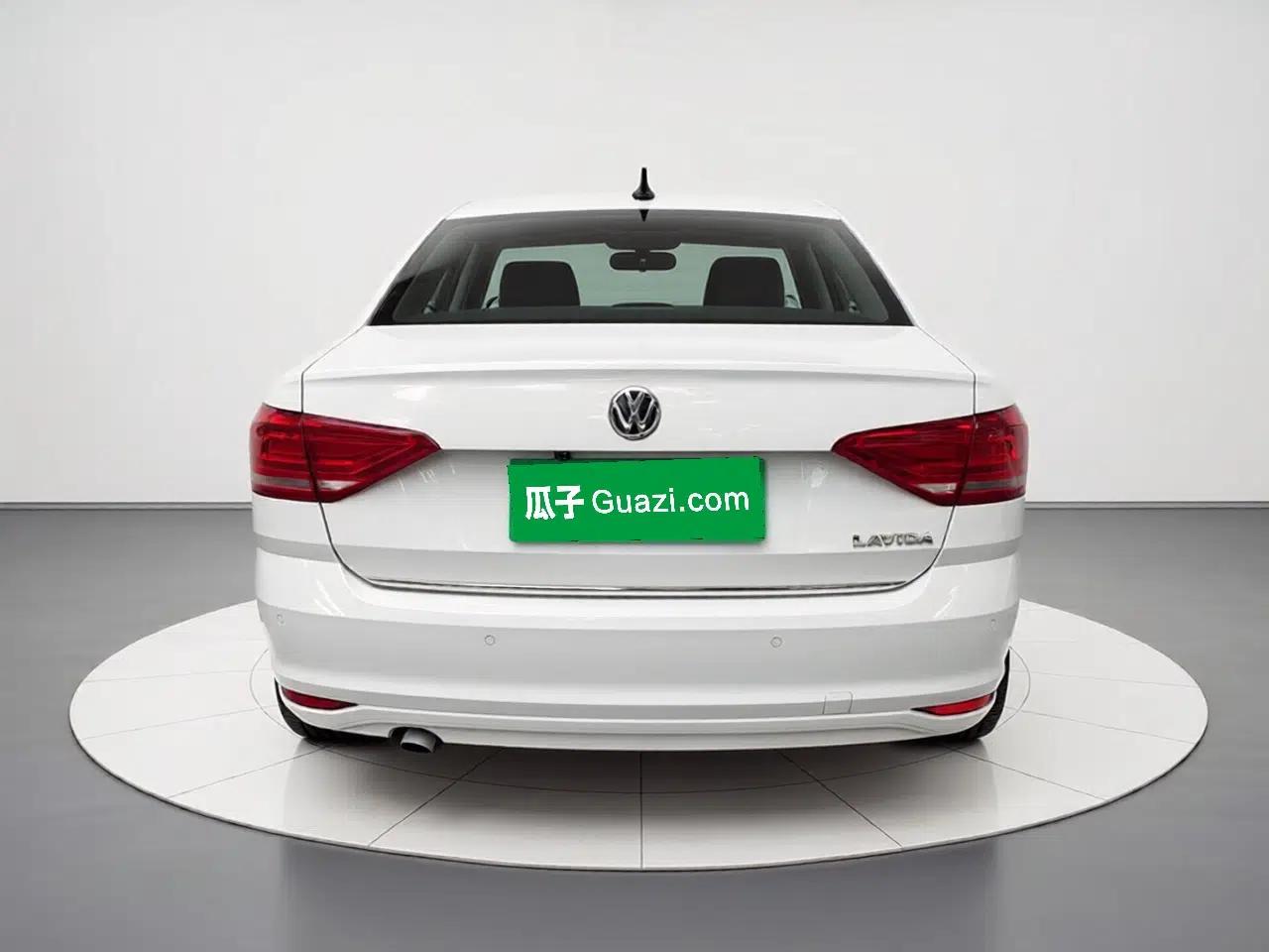 Volkswagen Lavida 2015 1.6L Automatic Comfort Edition — миниатюра 5