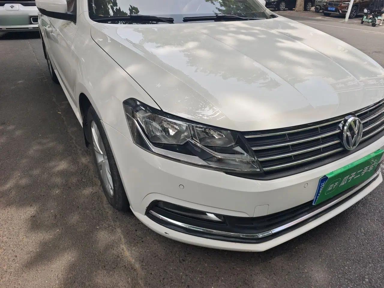 Volkswagen Lavida 2015 1.6L Automatic Comfort Edition — миниатюра 7