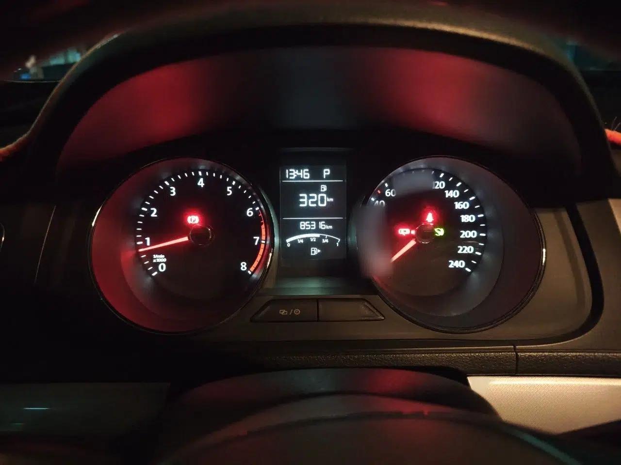 Volkswagen Lavida 2015 1.6L Automatic Comfort Edition — миниатюра 10