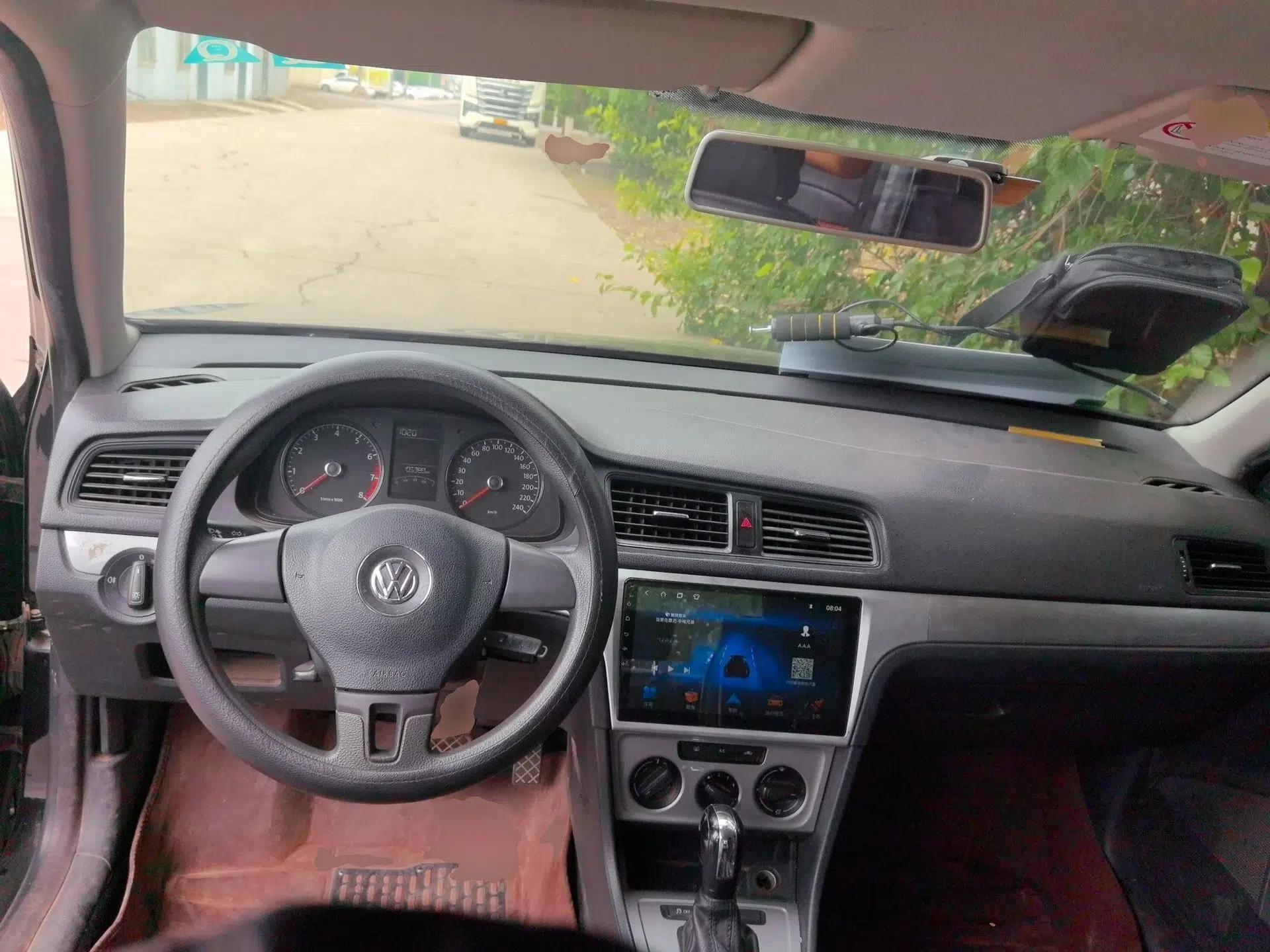 Volkswagen Lavida 2017 1.6L Automatic Fashion Edition — миниатюра 9
