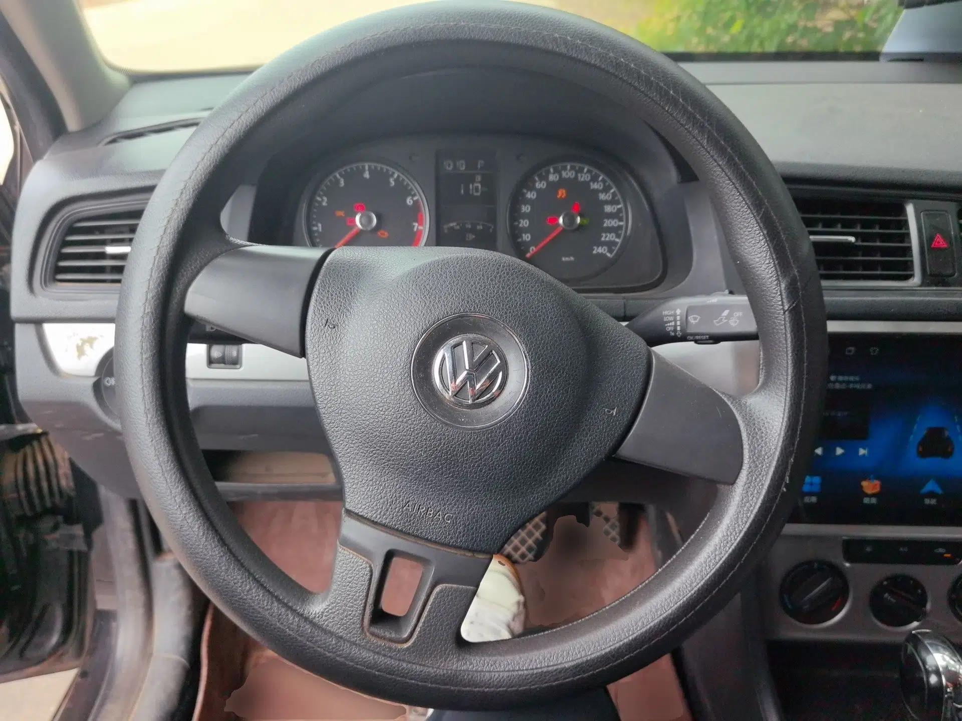 Volkswagen Lavida 2017 1.6L Automatic Fashion Edition — миниатюра 10