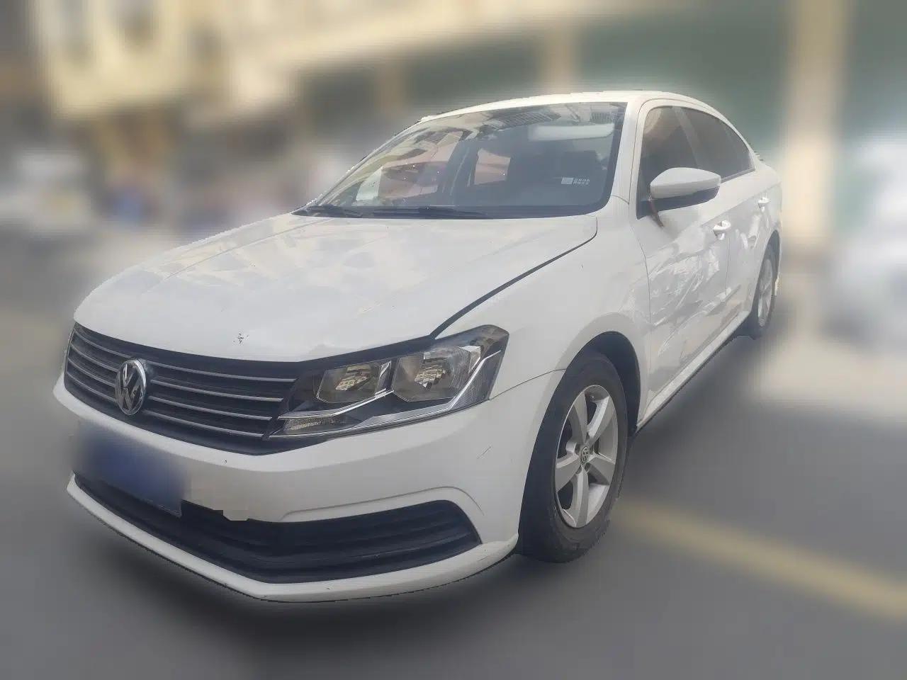 Volkswagen Lavida 2015 1.6L Automatic Fashion Edition — миниатюра 1