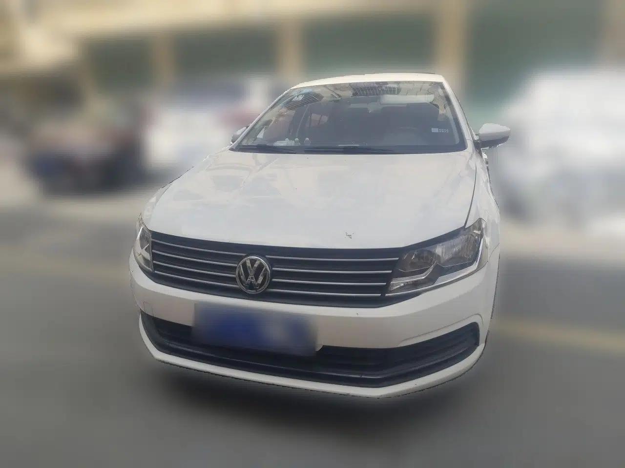 Volkswagen Lavida 2015 1.6L Automatic Fashion Edition — миниатюра 2