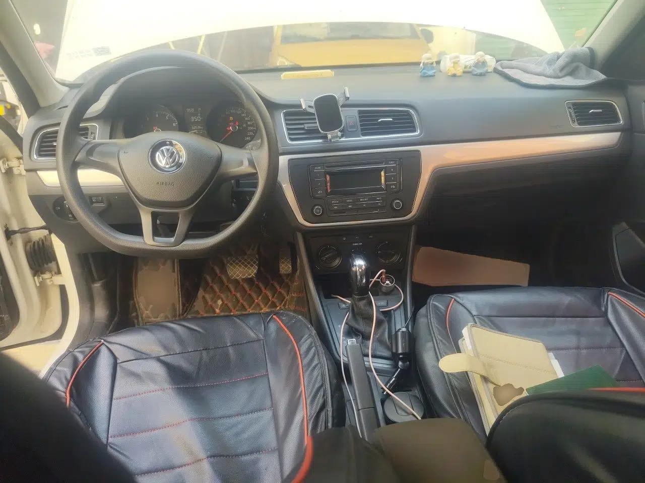 Volkswagen Lavida 2015 1.6L Automatic Fashion Edition — миниатюра 9