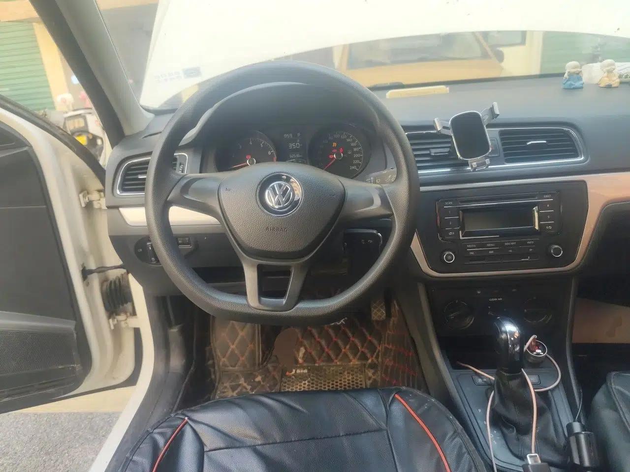 Volkswagen Lavida 2015 1.6L Automatic Fashion Edition — миниатюра 10