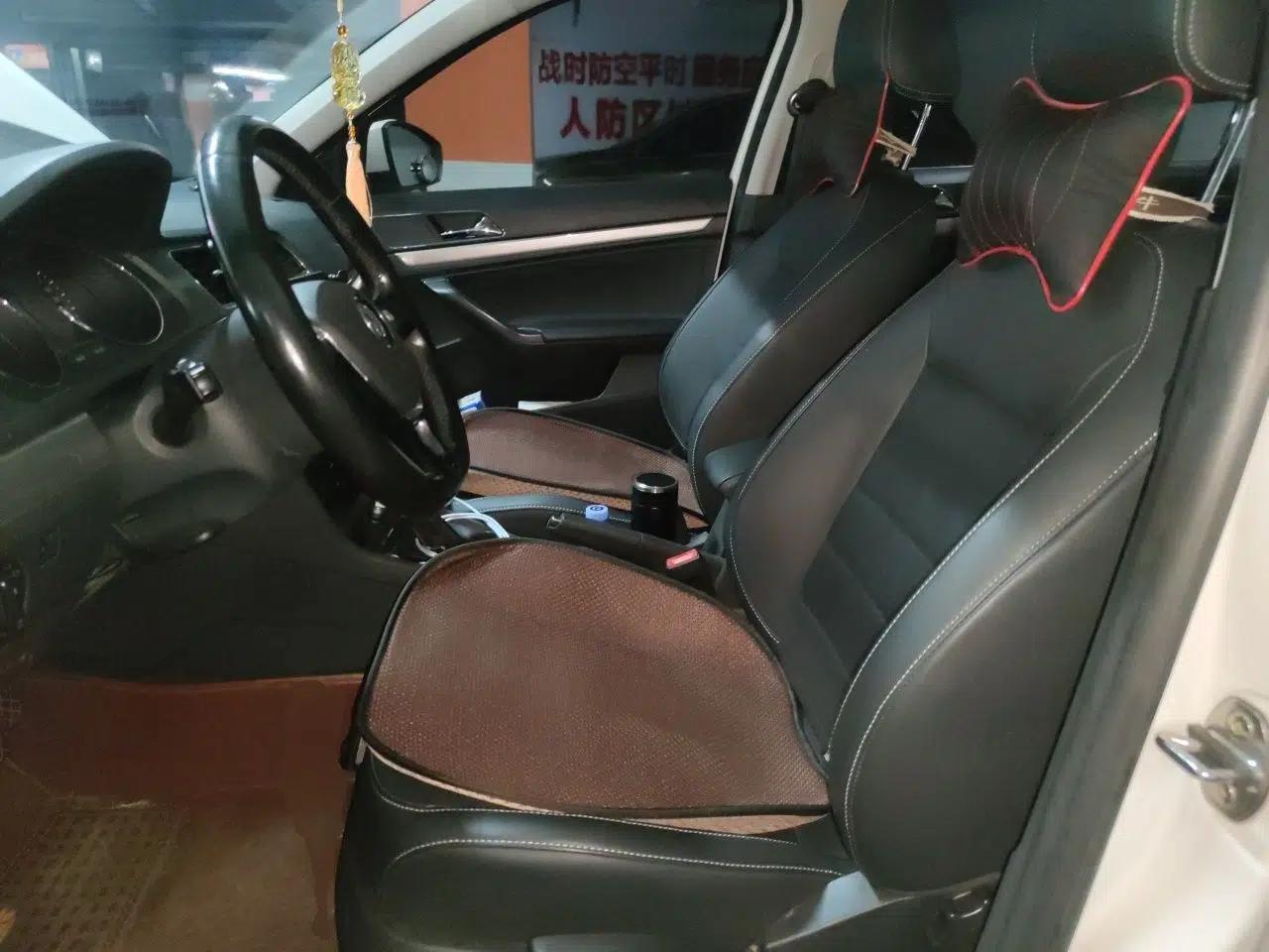 Volkswagen Lavida 2017 1.6L Automatic Comfort Edition — миниатюра 15