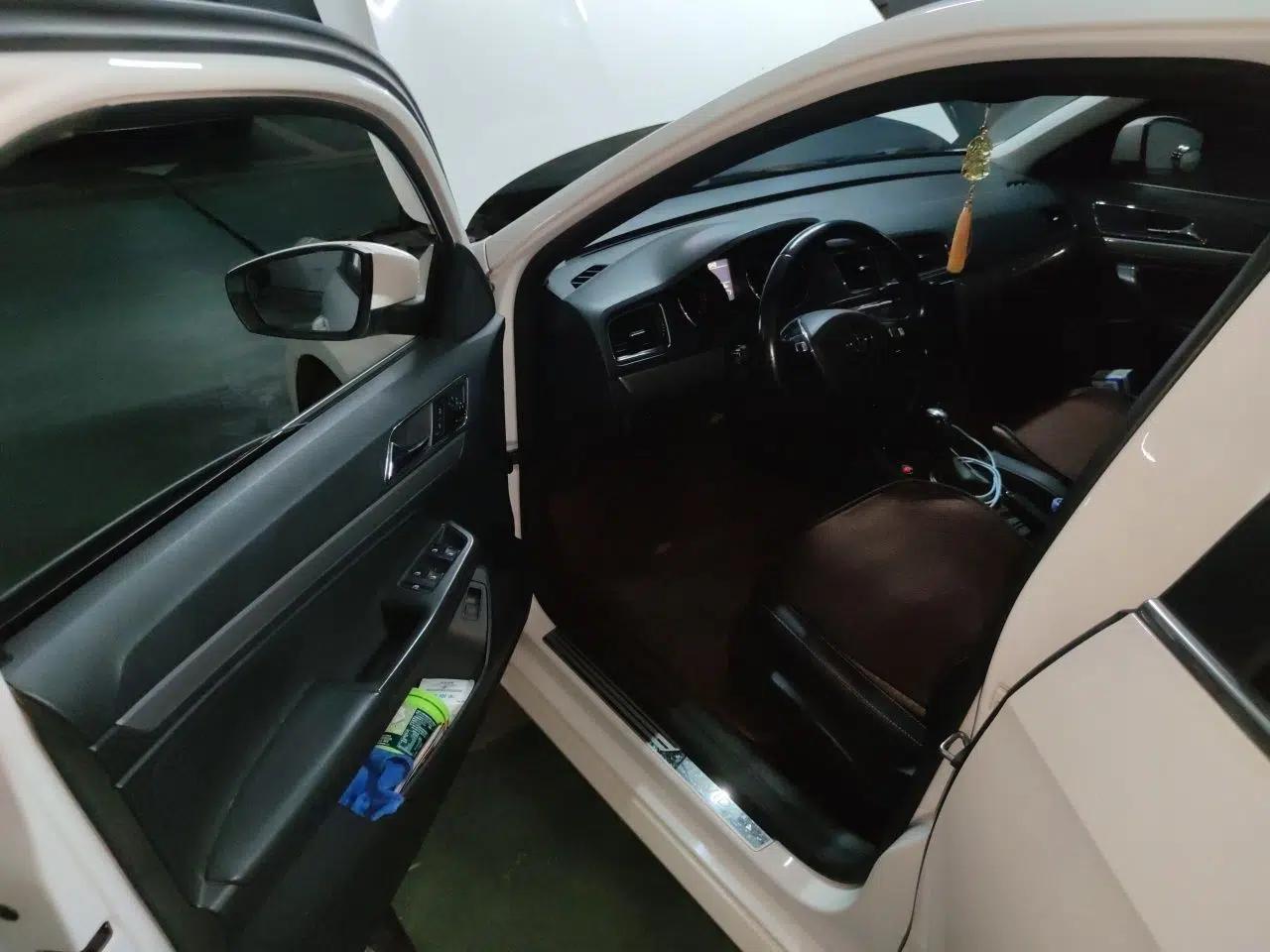 Volkswagen Lavida 2017 1.6L Automatic Comfort Edition — миниатюра 16