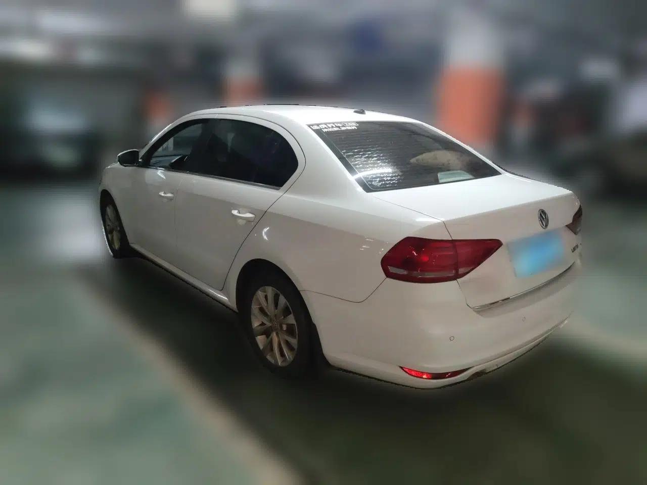 Volkswagen Lavida 2017 1.6L Automatic Comfort Edition — миниатюра 4